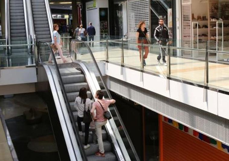 Todos Los Santos Los Supermercados Y Centros Comerciales Abiertos El